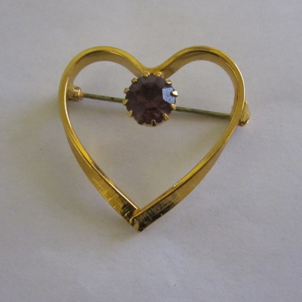 Vintage  Golden heart w/ purple cent…